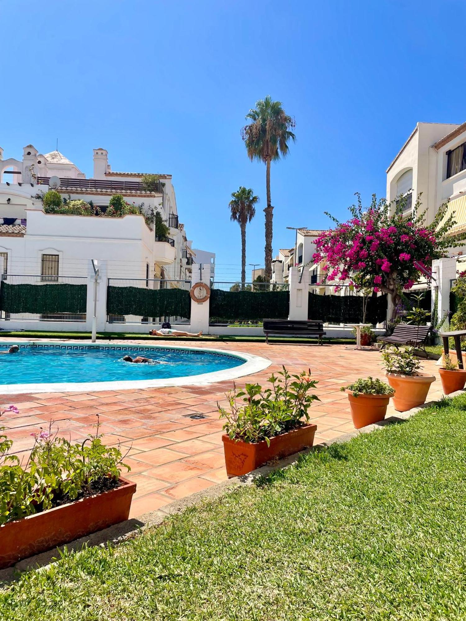 Sofivan Tropical - Pueblo Mediterraneo Мотриль Экстерьер фото